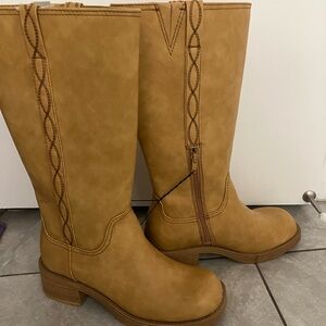 Tan Tall Women's Boots